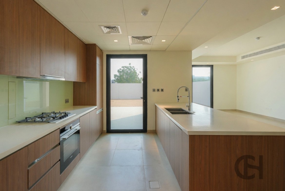 4BR Townhouse for rent in The Dahlias, Yas Island, Abu Dhabi with Single Row, Corner Unit, Balcony. View photos, amenities and availability.