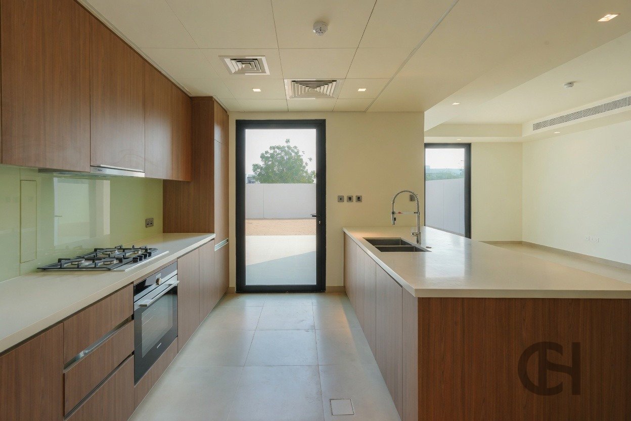 4BR Townhouse for rent in The Dahlias, Yas Island, Abu Dhabi with Single Row, Corner Unit, Balcony. View photos, amenities and availability.