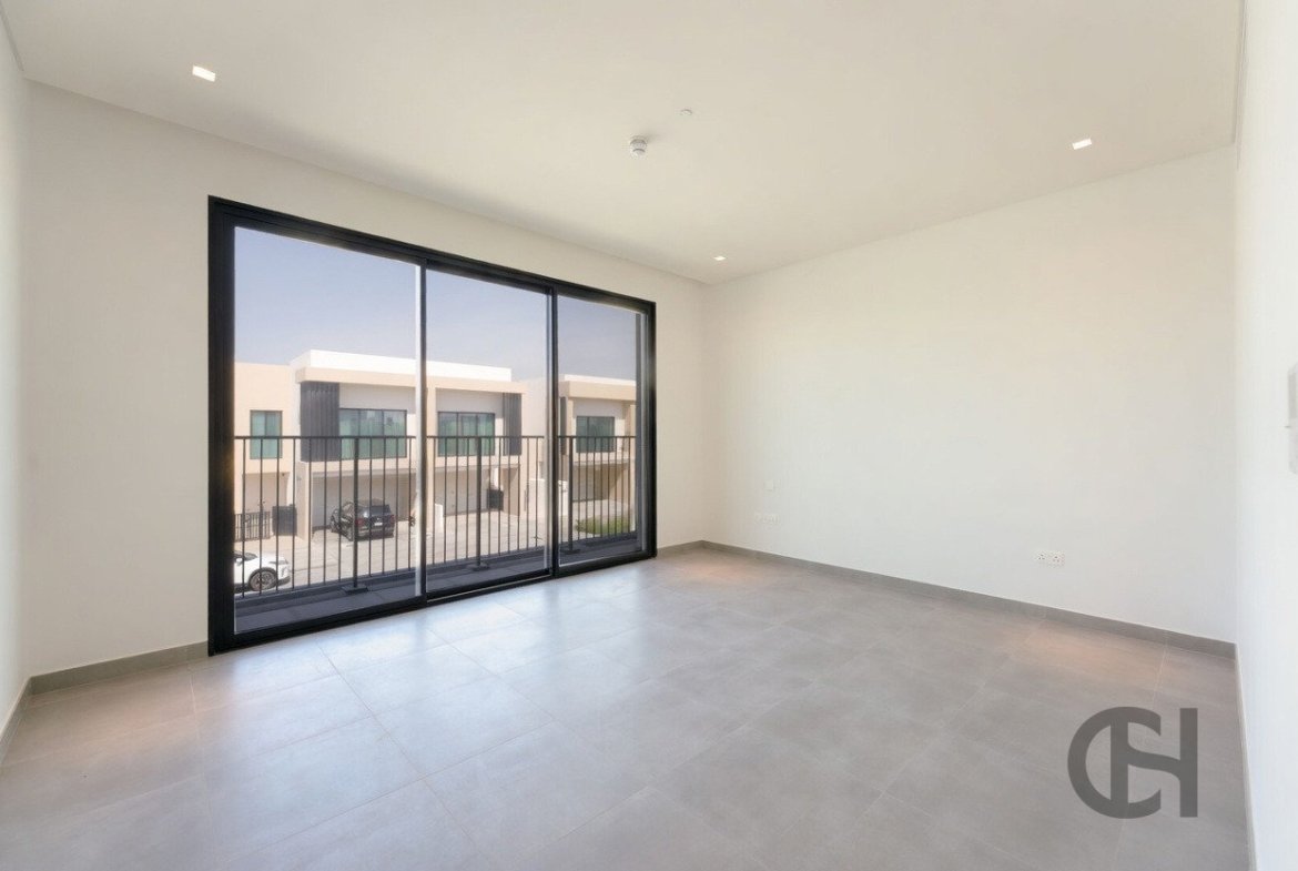 3BR Townhouse for rent in The Dahlias, Yas Island, Abu Dhabi with Community View, Balcony, Maid Room. View photos, amenities and availability.