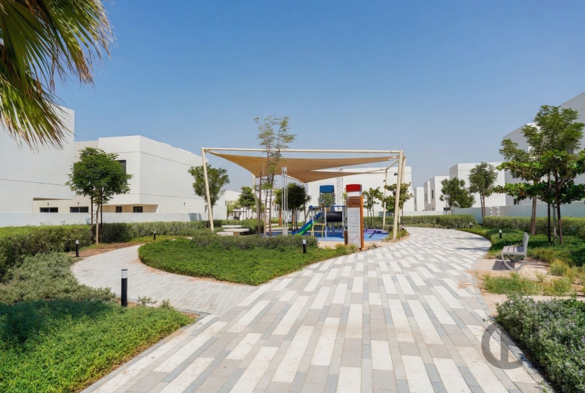 3BR Townhouse for rent in Noya Viva, Yas Island, Abu Dhabi with Single Row, Community View, Maid Room. View photos, amenities and availability.