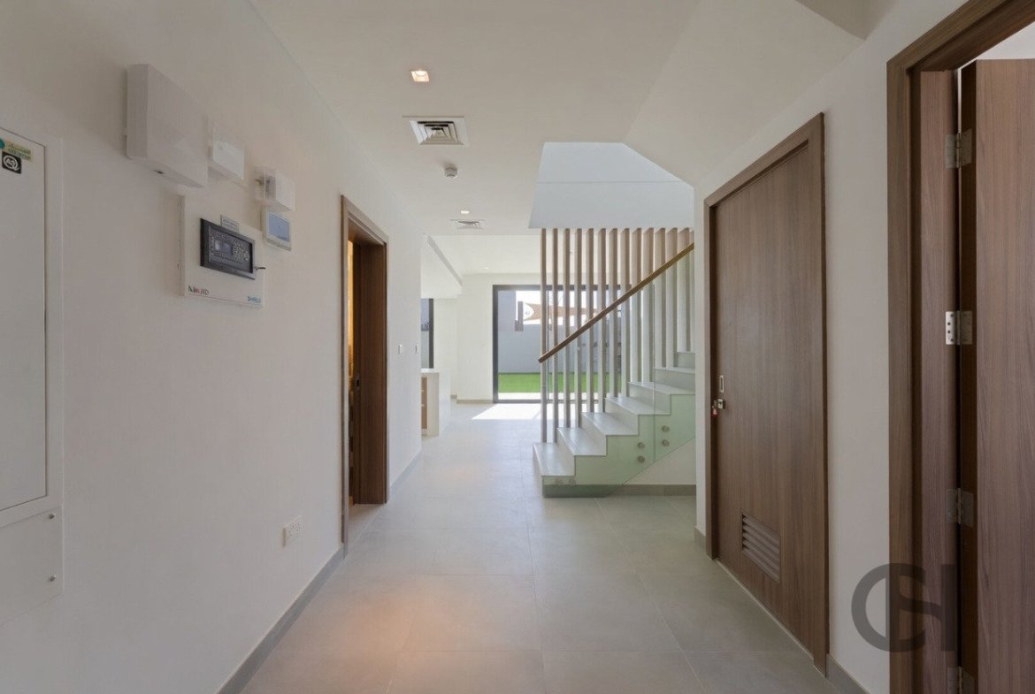 3BR Townhouse for rent in The Dahlias, Yas Island, Abu Dhabi with Community View, Balcony, Maid Room. View photos, amenities and availability.