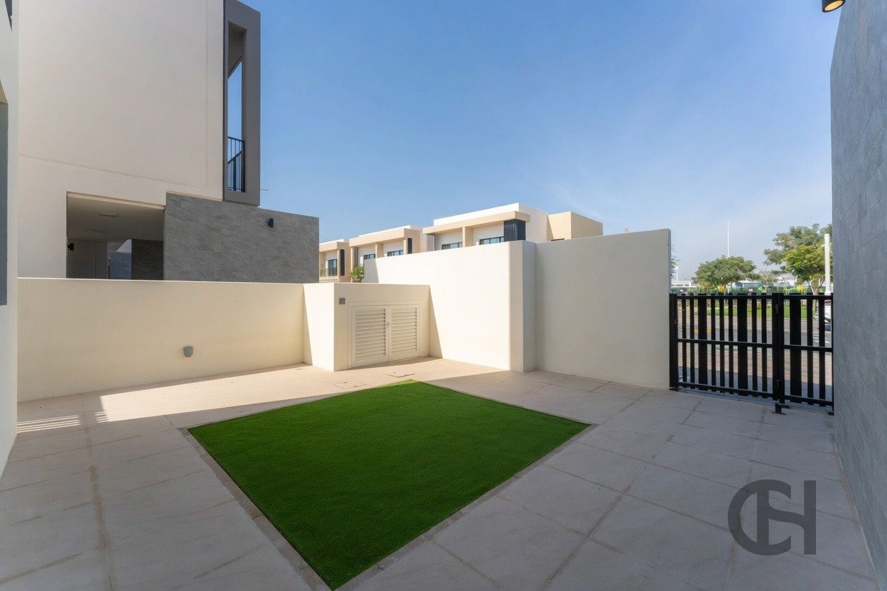 3BR Townhouse for rent in The Dahlias, Yas Island, Abu Dhabi with Community View, Balcony, Maid Room. View photos, amenities and availability.