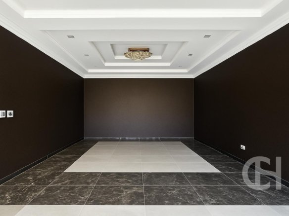 Office for rent in Sky Tower, Al Reem Island, Abu Dhabi - property photo 1