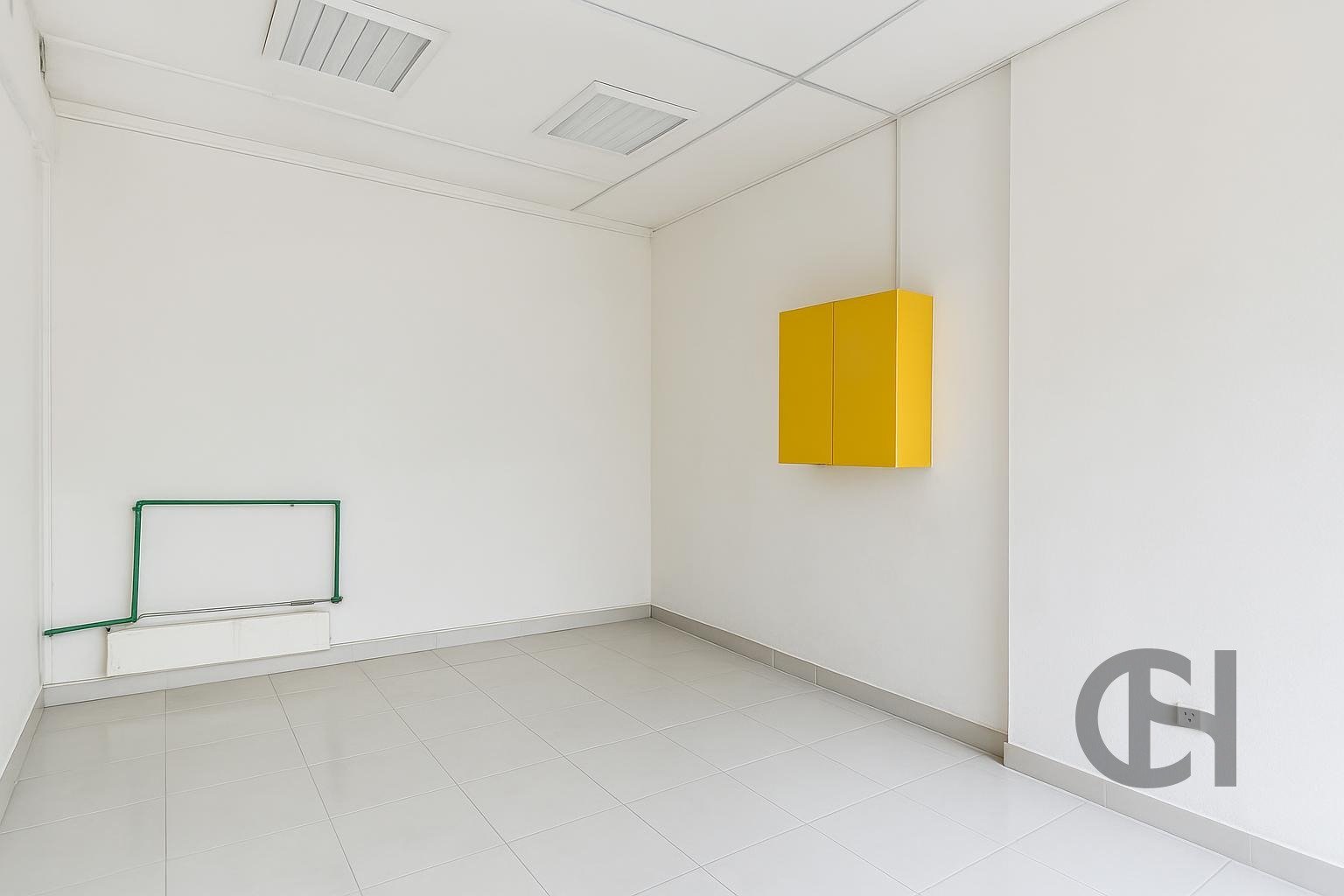 Shop for rent in Hamdan Street, Al Danah, Abu Dhabi - property photo 1