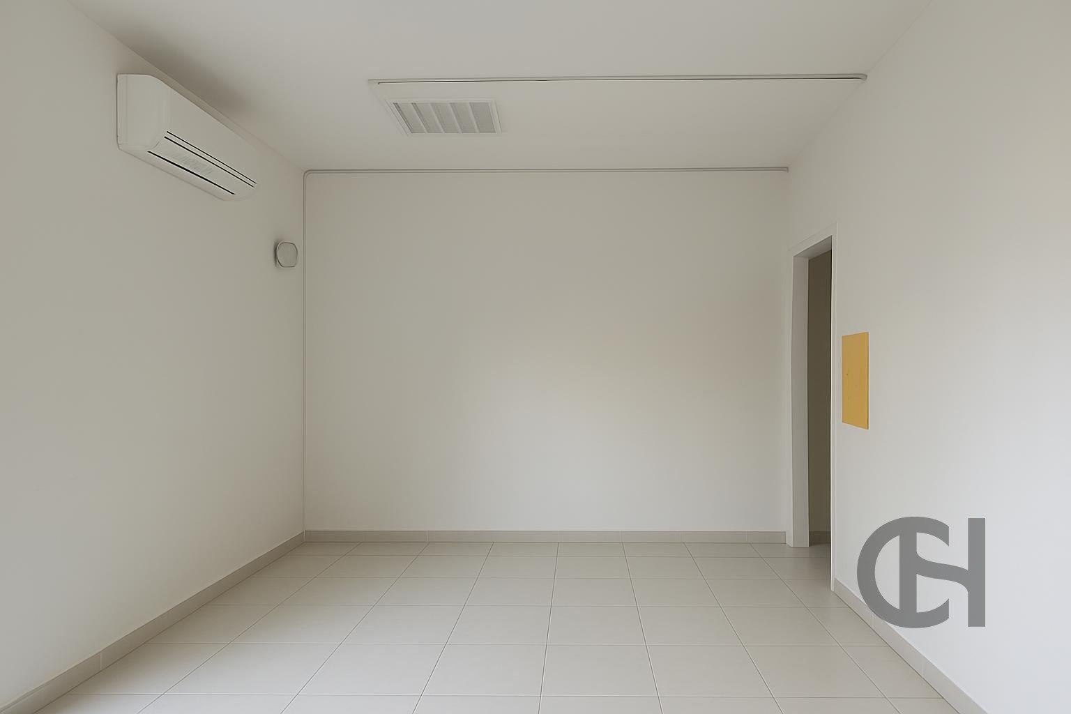 Shop for rent in Hamdan Street, Al Danah, Abu Dhabi - property photo 2