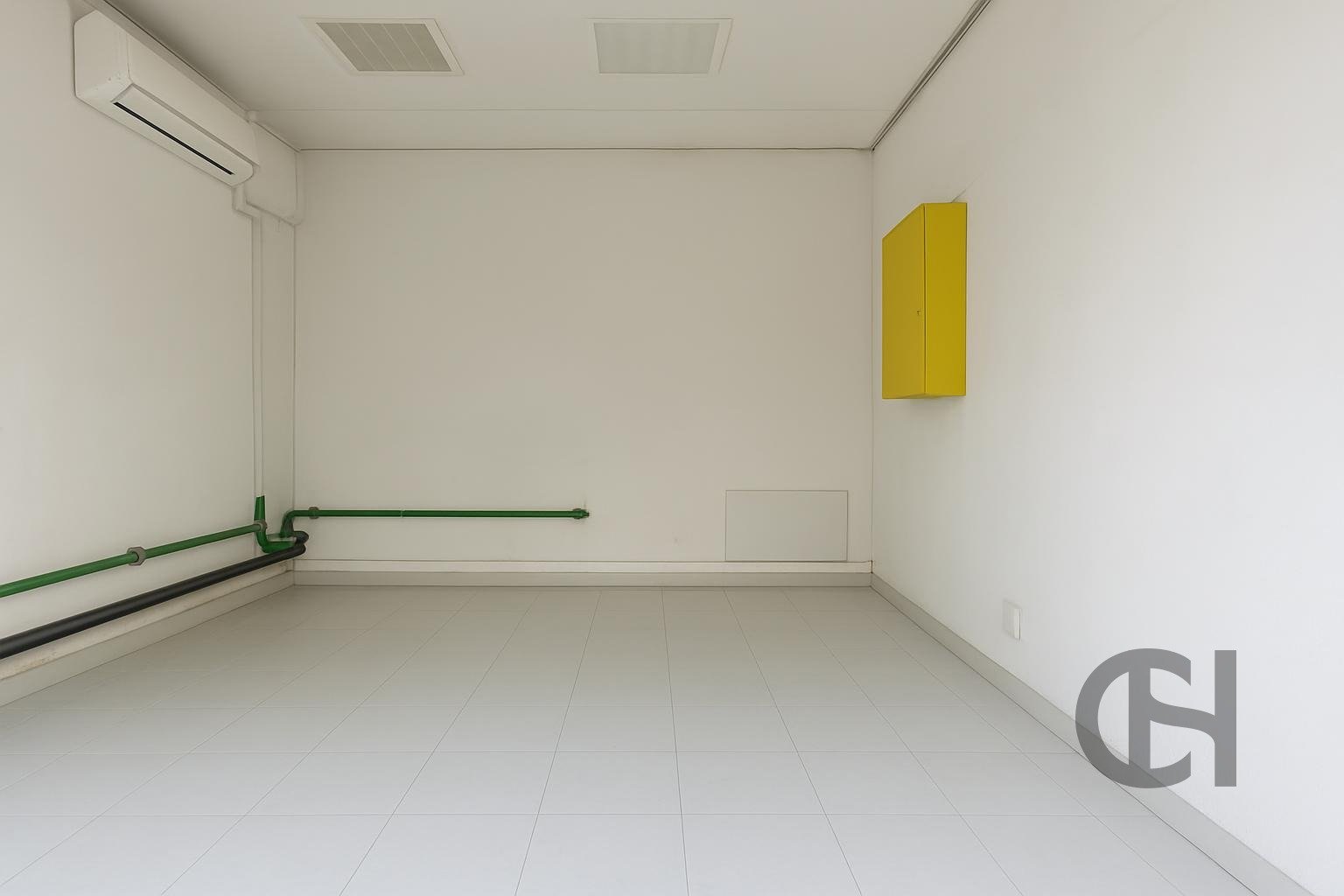 Shop for rent in Hamdan Street, Al Danah, Abu Dhabi - property photo 5