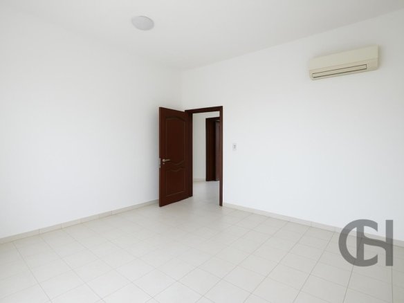 Office for rent in Icad Mussafah, Abu Dhabi - property photo 1