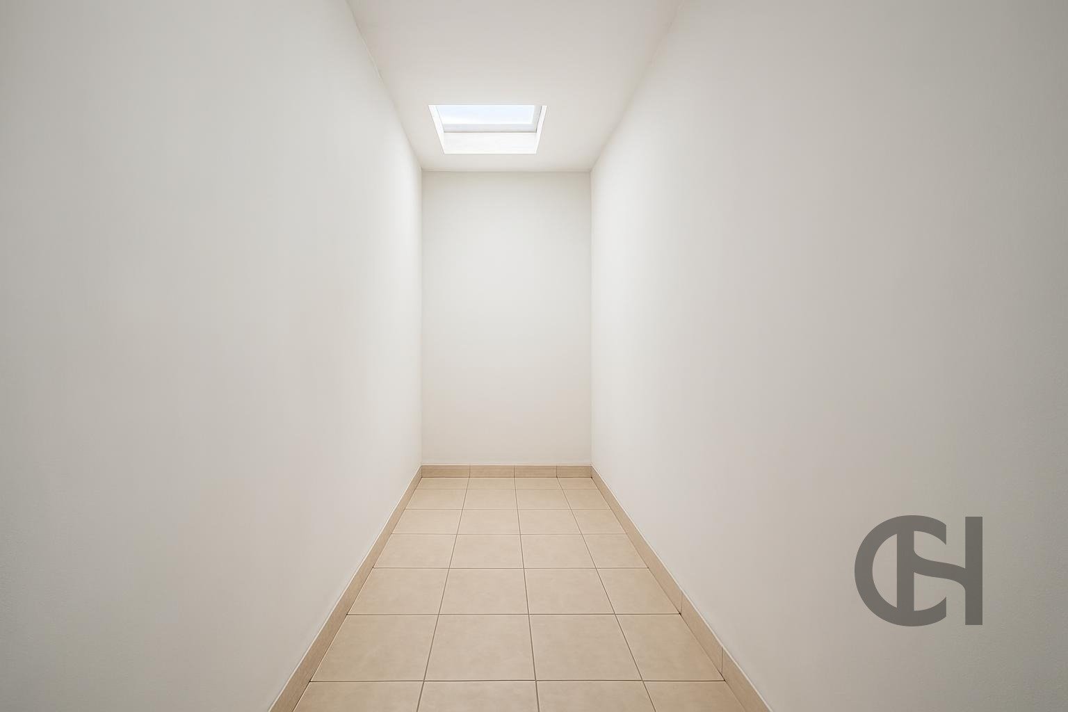 Office for rent in Features:, Abu Dhabial Khalidiyahbayut, Abu Dhabi - property photo 8