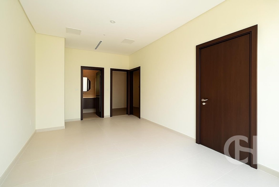 Office for sale in Abu Dhabi, Abu Dhabi - property photo 11