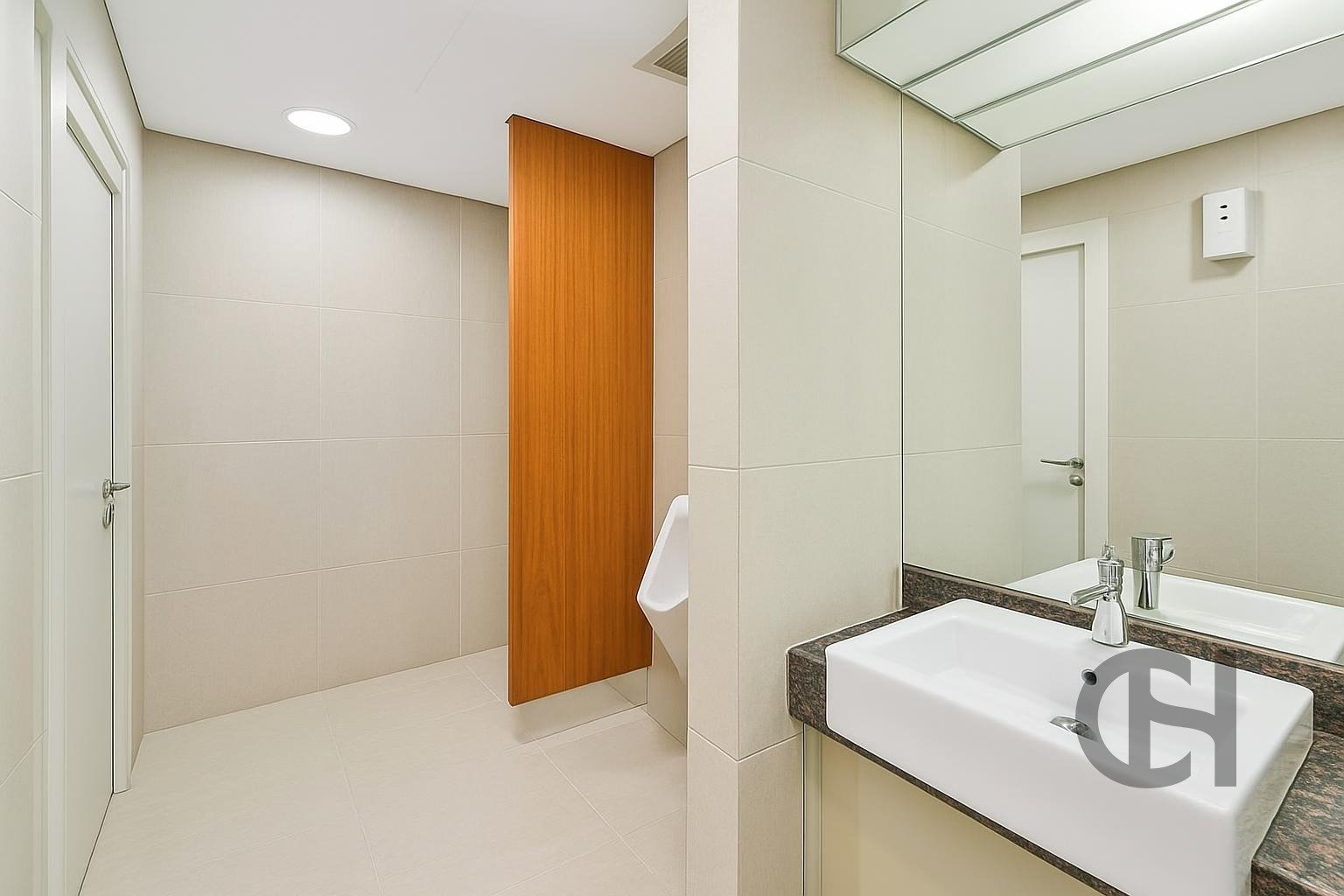 Office for rent in Capital Tower, Capital Centre, Abu Dhabi – property photo 19 Office for rent in Capital Tower, Capital Centre, Abu Dhabi - property photo 19