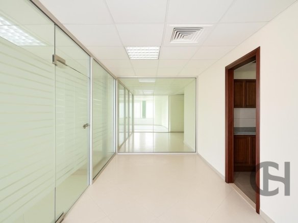 Office for rent in Khalifa City A Villas, Khalifa City, Abu Dhabi - property photo 1