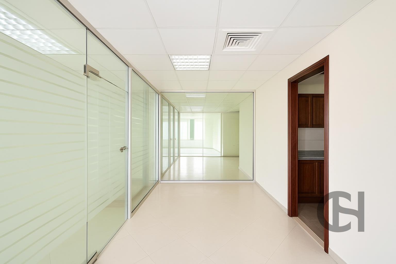 Office for rent in Khalifa City A Villas, Khalifa City, Abu Dhabi - property photo 1