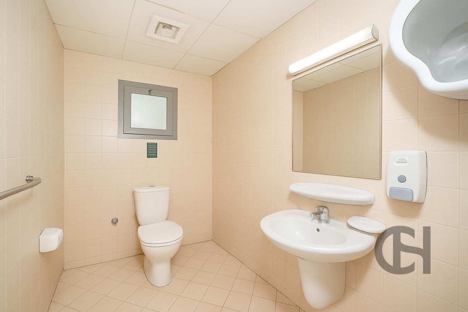 Office for rent in Khalifa City A Villas, Khalifa City, Abu Dhabi - property photo 3