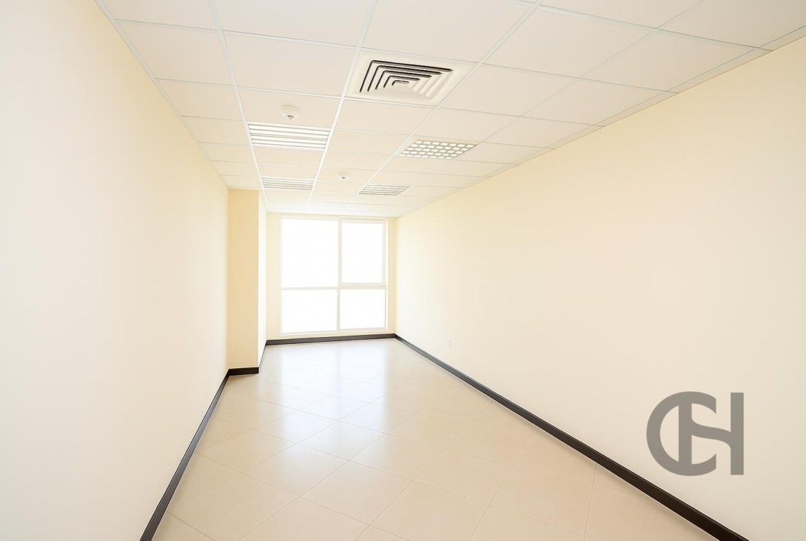 Office for rent in Khalifa City A Villas, Khalifa City, Abu Dhabi - property photo 5