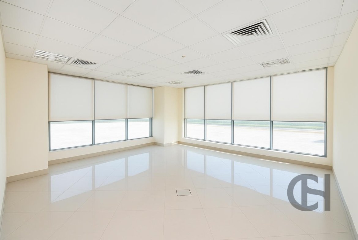 Office for rent in Khalifa City A Villas, Khalifa City, Abu Dhabi - property photo 8