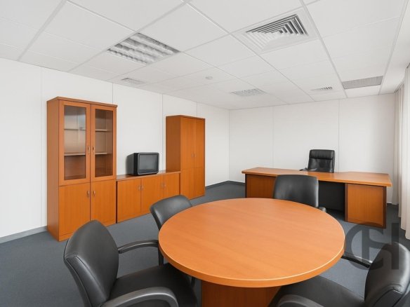 Office for rent in Mussafah Industrial Area, Mussafah, Abu Dhabi - property photo 1